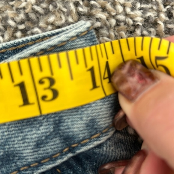 5/$25 Peaofblrd high rise mom jeans in size 6 - Picture 6 of 8